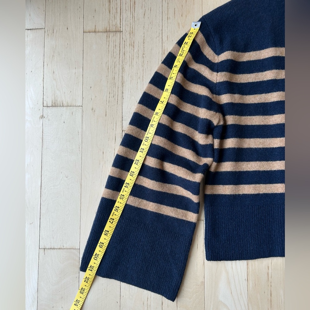 J. Crew Women’s Chunky Crewneck Sweater in Supersoft Yarn Navy/Camel Large NWT - Picture 8 of 16
